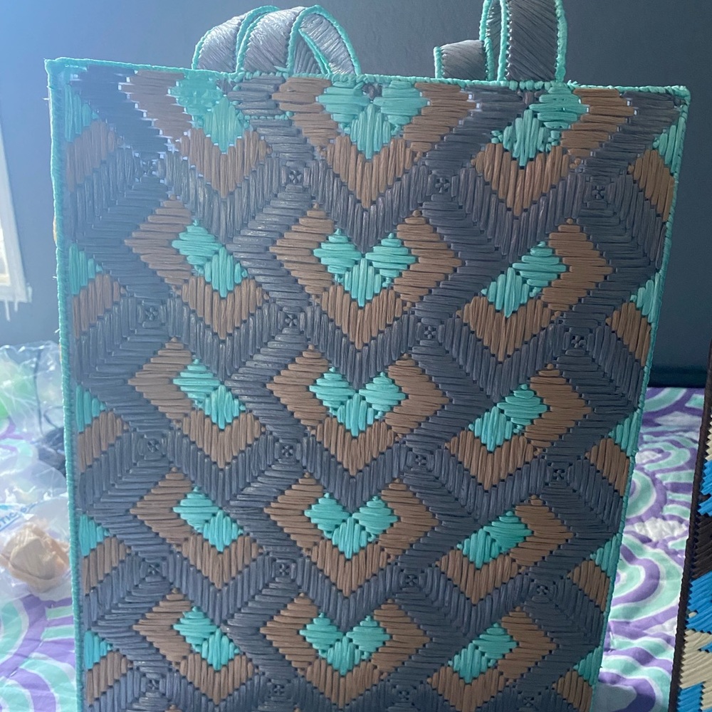 Totes bags handmade plastic canvas bags handmade and jewelry boxes and coats, j